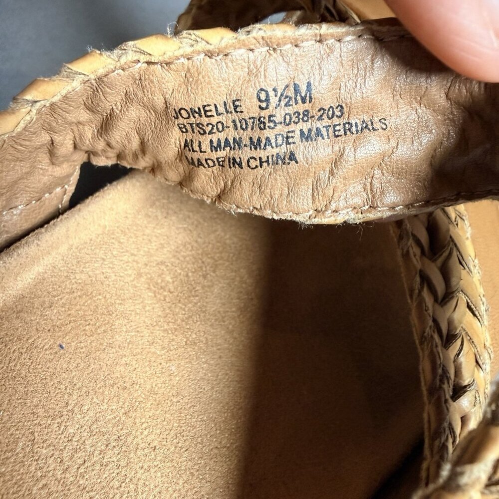 Baretraps Jonelle Woven Size 9.5 Tan Brown Toe Loop Women's Sandals  Flip-Flop - Picture 6 of 7
